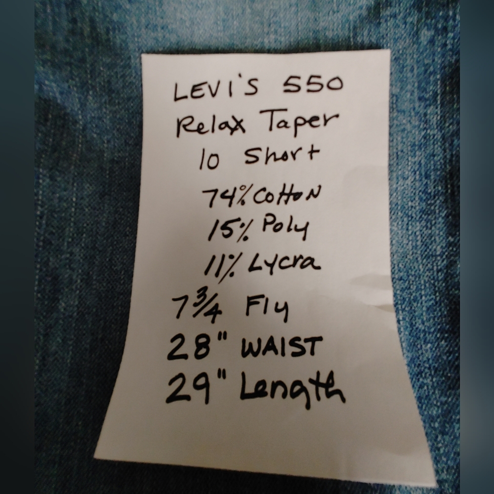 Levi's 550 Relaxed Taper Jeans in US 10 Short Light/faded wash (299)